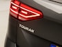 Volkswagen Touran 1.4 TSI Sportline 7 Persoons 150Pk (APPLE CARPLAY, GROOT NAVI, CLIMATE, CAMERA, GETINT GLAS, SPORTSTOELEN, ADAPTIVE CRUISE, PARKEERSENSOREN, ELEK PAKKET, NIEUWE APK, NIEUWSTAAT)