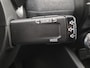 Renault Clio 1.0 TCe 90 Techno Handgeschakeld / Pack winter / Allseason banden / Navigatie via Apple Carplay of Android Auto / Achteruitrijcamera / Stuur-, en Stoelverwarming / Keyless Entry/Start / Cruise control / Draadloze telefoon lader /
