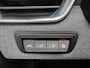 Renault Clio 1.0 TCe 90 Techno Handgeschakeld / Pack winter / Allseason banden / Navigatie via Apple Carplay of Android Auto / Achteruitrijcamera / Stuur-, en Stoelverwarming / Keyless Entry/Start / Cruise control / Draadloze telefoon lader /