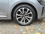 Renault Clio 1.0 TCe 90 Techno Handgeschakeld / Pack winter / Allseason banden / Navigatie via Apple Carplay of Android Auto / Achteruitrijcamera / Stuur-, en Stoelverwarming / Keyless Entry/Start / Cruise control / Draadloze telefoon lader /