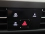 Volkswagen Golf 1.0 eTSI Life | Achteruitrijcamera | Navigatie | Adaptieve cruise control | Sfeerverlichting | Draadloze telefoonlader | CarPlay |