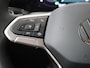 Volkswagen Golf 1.0 eTSI Life | Achteruitrijcamera | Navigatie | Adaptieve cruise control | Sfeerverlichting | Draadloze telefoonlader | CarPlay |