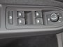 Volkswagen Golf 1.0 eTSI Life | Achteruitrijcamera | Navigatie | Adaptieve cruise control | Sfeerverlichting | Draadloze telefoonlader | CarPlay |