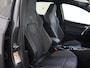 Volkswagen Golf 1.5 eTSI R-Line | Panoramadak | Navigatie | Parkeersensoren | Adaptieve cruise control | Sfeerverlichting | CarPlay | Draadloze telefoonlader |