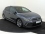 Volkswagen Golf 1.5 eTSI R-Line | Panoramadak | Navigatie | Parkeersensoren | Adaptieve cruise control | Sfeerverlichting | CarPlay | Draadloze telefoonlader |
