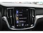 Volvo V60 2.0 B4 R-Design / Trekhaak / Panoramadak / 360Camera / Head-up / Luxe Leder / 19'' / Harman Kardon / Keyless / CarPlay / Stuur+Stoelverwarming / DAB / ACC