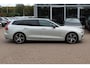 Volvo V60 2.0 B4 R-Design / Trekhaak / Panoramadak / 360Camera / Head-up / Luxe Leder / 19'' / Harman Kardon / Keyless / CarPlay / Stuur+Stoelverwarming / DAB / ACC