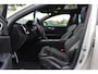 Volvo V60 2.0 B4 R-Design / Trekhaak / Panoramadak / 360Camera / Head-up / Luxe Leder / 19'' / Harman Kardon / Keyless / CarPlay / Stuur+Stoelverwarming / DAB / ACC