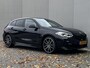 BMW 1-Serie 118i / Dealer onderhouden / M-Sport / Panorama schuifdak / HUD / Adaptieve CC / Harman Kardon / Alcantara Sportstoelen / 19" / Camera /