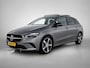 Mercedes-Benz B-klasse 200 Luxury-Line | Panorama schuif/kanteldak | MultiBeam Led | Night pakket | Apple CarPlay | Thermotronic Climate Control | Parkeer - en Spiegel pakket | Kleur: MANUFAKTUR mountaingrijs magno| Inclusief 24 maanden MB Certified garantie voor Europa.