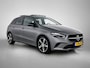 Mercedes-Benz B-klasse 200 Luxury-Line | Panorama schuif/kanteldak | MultiBeam Led | Night pakket | Apple CarPlay | Thermotronic Climate Control | Parkeer - en Spiegel pakket | Kleur: MANUFAKTUR mountaingrijs magno| Inclusief 24 maanden MB Certified garantie voor Europa.