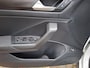 Volkswagen T-Roc 1.5 TSI Style Business. Dealer onderhouden. Navi, adap.cruise, camera, carplay, elek a.klep, etc. Prijs rijklaar.