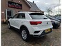 Volkswagen T-Roc 1.5 TSI Style Business. Dealer onderhouden. Navi, adap.cruise, camera, carplay, elek a.klep, etc. Prijs rijklaar.