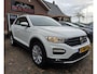 Volkswagen T-Roc 1.5 TSI Style Business. Dealer onderhouden. Navi, adap.cruise, camera, carplay, elek a.klep, etc. Prijs rijklaar.