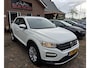 Volkswagen T-Roc 1.5 TSI Style Business. Dealer onderhouden. Navi, adap.cruise, camera, carplay, elek a.klep, etc. Prijs rijklaar.