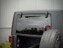 Jeep Wrangler 3.8i Sport Automaat | XRC Bumpers | Mopar Zijschermen | Rollcage | LED | Afneembaar Dak | Custom Uitlaat | Apple Carplay | 4-Zits | Offroadbanden | Hardtop