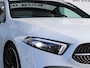 Mercedes-Benz A-klasse 180 AMG Line 136 Pk | Widescreen | Stoelverwarming | Matrix LED | Camera | Sfeerverlichting | Apple carplay & Android Auto |
