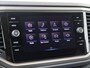 Volkswagen T-Roc 1.0 TSI Style | Navigatie | Adaptieve cruise control | CarPlay | Parkeersensoren | Draadloze telefoonlader | Climate control |