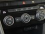 Volkswagen T-Roc 1.0 TSI Style | Navigatie | Adaptieve cruise control | CarPlay | Parkeersensoren | Draadloze telefoonlader | Climate control |