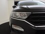 Volkswagen T-Roc 1.0 TSI Style | Navigatie | Adaptieve cruise control | CarPlay | Parkeersensoren | Draadloze telefoonlader | Climate control |