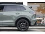 Volkswagen Tiguan 1.5eHybrid/272pk R-Line Blackstyle|2024|Trekhaak|PDC+360Camera+Assist|Matrix|HarmanKardon|Navi|Head-up|Cruise+ACC|Blindspot|Sportstoelen+Massage