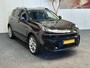 Lynk & Co 01 1.5 GREY LINE PREMIUM PANORAMADAK 100 STUKS OP VOORRAAD ! VOL OPTIES ! 360 CAMERA ADAPTIVE CRUISE CONTROL PANORAMA SCHUIF/KANTELDAK APPLE CARPLAY/ANDROID RIJSTROOKSENSOREN ZEER MOOI !! Brgl