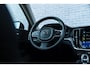Volvo V60 T8 Recharge AWD Inscription | Trekhaak | Adaptieve Cruise Control | Panoramadak | Parkeercamera | Donker glas | Stoel-/Stuurverwarming |