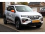 Dacia Spring Comfort Plus 27 kWh - LEDER INTERIEUR, CAMERA, CRUISE CONTROL, 230KM ACTIERADIUS!