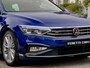 Volkswagen Passat Variant 1.5 TSI AUT7 R-LINE ELEGANCE PANORAMADAK LEDER NAVI CAMERA VIRTUAL-DASH IQ-DRIVE LED LMV PDC