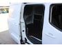 Opel Combo 136pk L1 50kWh | Navigatie | Climate control | Cruise control | Stuurverwarming | Carplay | Houtenvloer/wanden | PDC A