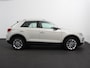 Volkswagen T-Roc 1.5 TSI 150pk DSG Style Edition Navigatie Apple Carplay/Android Auto Camera Parkeersensoren Adaptive Cruise Control Dodehoek Assistent Elektrische achterklep Stoel- en stuurverwarming Full Led Climate Control Lichtmetalen velgen