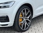 Volvo XC60 T8 Twin Engine AWD Polestar Engineered | Panoramadak | Head-up Display | Stoel & Stuurwiel verwarming | Harman Kardon | BLIS | Adaptieve Cruise Control | 360º Camera | Keyless | 22'' Lichtmetalen Velgen |