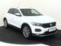 Volkswagen T-Roc 1.5 TSI Sport | Trekhaak | Digital cockpit Pro | LED verlichting | Navigatie | Adaptieve cruise control | Parkeersensoren | CarPlay |
