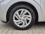 Hyundai i10 1.0 i- Comfort Handgeschakeld / Airco / Stuur-, en Stoelverwarming / Cruise control / Parkeersensoren achter / Elektrische ramen voor / DAB radio / Dealer onderhouden /