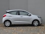Hyundai i10 1.0 i- Comfort Handgeschakeld / Airco / Stuur-, en Stoelverwarming / Cruise control / Parkeersensoren achter / Elektrische ramen voor / DAB radio / Dealer onderhouden /