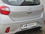 Hyundai i10 1.0 i- Comfort Handgeschakeld / Airco / Stuur-, en Stoelverwarming / Cruise control / Parkeersensoren achter / Elektrische ramen voor / DAB radio / Dealer onderhouden /