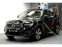 Volvo XC40 1.5 T5 Plug-in Hybrid 193kW/262pk DCT7 Ultimate Bright FACELIFT! PANORAMADAK + HARMAN/KARDON + ADAPT.CRUISE + PILOT ASSIST + NAVI SENSUS + BLIS + LANE ASSIST + EL.STOELEN + STOEL-&STUURVERWARMING + CAMERA + KEYLESS + PARKSENSOREN V&A + 19” LM-VELGEN!!
