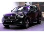 Volvo XC40 1.5 T5 Plug-in Hybrid 193kW/262pk DCT7 Ultimate Bright FACELIFT! PANORAMADAK + HARMAN/KARDON + ADAPT.CRUISE + PILOT ASSIST + NAVI SENSUS + BLIS + LANE ASSIST + EL.STOELEN + STOEL-&STUURVERWARMING + CAMERA + KEYLESS + PARKSENSOREN V&A + 19” LM-VELGEN!!