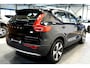 Volvo XC40 1.5 T5 Plug-in Hybrid 193kW/262pk DCT7 Ultimate Bright FACELIFT! PANORAMADAK + HARMAN/KARDON + ADAPT.CRUISE + PILOT ASSIST + NAVI SENSUS + BLIS + LANE ASSIST + EL.STOELEN + STOEL-&STUURVERWARMING + CAMERA + KEYLESS + PARKSENSOREN V&A + 19” LM-VELGEN!!