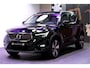 Volvo XC40 1.5 T5 Plug-in Hybrid 193kW/262pk DCT7 Ultimate Bright FACELIFT! PANORAMADAK + HARMAN/KARDON + ADAPT.CRUISE + PILOT ASSIST + NAVI SENSUS + BLIS + LANE ASSIST + EL.STOELEN + STOEL-&STUURVERWARMING + CAMERA + KEYLESS + PARKSENSOREN V&A + 19” LM-VELGEN!!