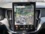 Volvo XC60 2.0 T6 Plug-in hybrid AWD Ultra Black Edition | Luchtvering | Bowers en Wilkins audio | Panoramadak | Geventileerde nappa lederen stoelen | Extra getint glas | 22'' velgen | 360 camera