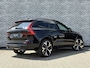 Volvo XC60 2.0 T6 Plug-in hybrid AWD Ultra Black Edition | Luchtvering | Bowers en Wilkins audio | Panoramadak | Geventileerde nappa lederen stoelen | Extra getint glas | 22'' velgen | 360 camera