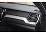 Volvo XC60 T6 Recharge AWD R-Design | Panoramadak | Stoelverwarming | Parkeercamera | 20 INCH | Memory Stoelen | Glossy Black | Keyless