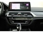 BMW 5-Serie 520i Business Edition Plus M-Sport - Schuif kanteldak - Laserlight - 19 inch- Lederen bekleding - Comfort zetels - Goed onderhouden - Nederlandse BMW
