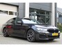 BMW 5-Serie 520i Business Edition Plus M-Sport - Schuif kanteldak - Laserlight - 19 inch Goed onderhouden