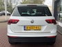 Volkswagen Tiguan Comfortline 4-Motion / 190 PK / 19 Inch / Navigatie / Camera / Side Assist / Adaptive Cruise