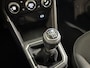 Dacia Sandero 100PK TCe Bi-Fuel Stepway Expression | Trekhaak (1100 KG) | Camera | Navi | Parkeersensoren | Climate Control | Stoelverwarming | Apple CarPlay/Android Auto | Cruise Control | Armsteun |