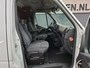 Renault Master T35 2.3 dCi L2H2 Airco Navi Camera Trekhaak Cruise Control Pdc Carkitt Schuifdeur Betonplex vloer Lat om Lat Dakdrager met trap Nette Master, goed onderhouden!
