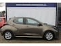 Mazda 2 Hybrid 1.5 Agile Toyota Yaris l Apple Carplay/ Android auto l Keyless l Automaat l Cruise control l Stuur- en Stoelverwarming VDL auto