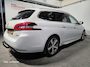 Peugeot 308 SW 1.2i 131pk PureTech GT 96kw Carplay / Trekhaak / Panoramadak / Cruise Control